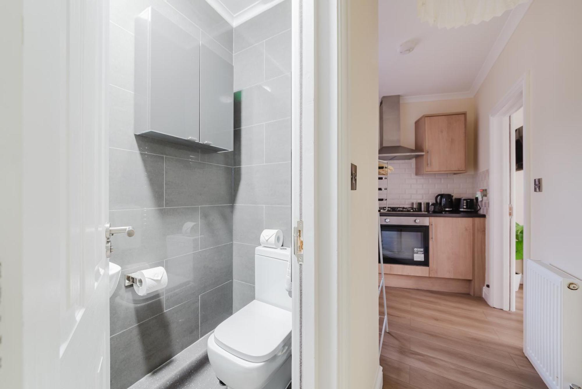 Modern Cosy Corner Flat 3 Bed And Loft Sleep 7 People Daire Londra Dış mekan fotoğraf